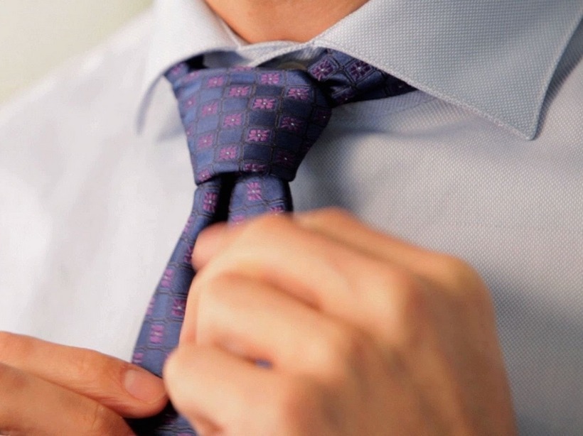 Как завязать галстук классическим способом: пошаговые фото