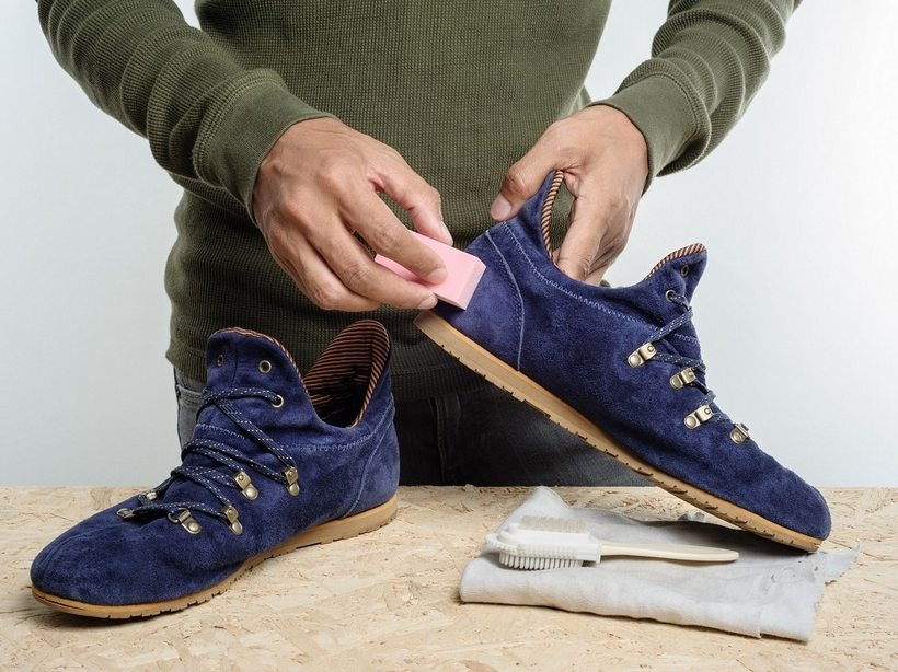 Действенные способы как чистить замшевые кроссовки