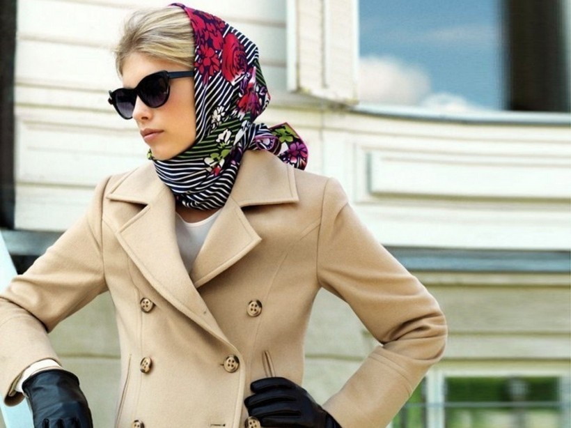 Советы как носить платок с пальто на голове