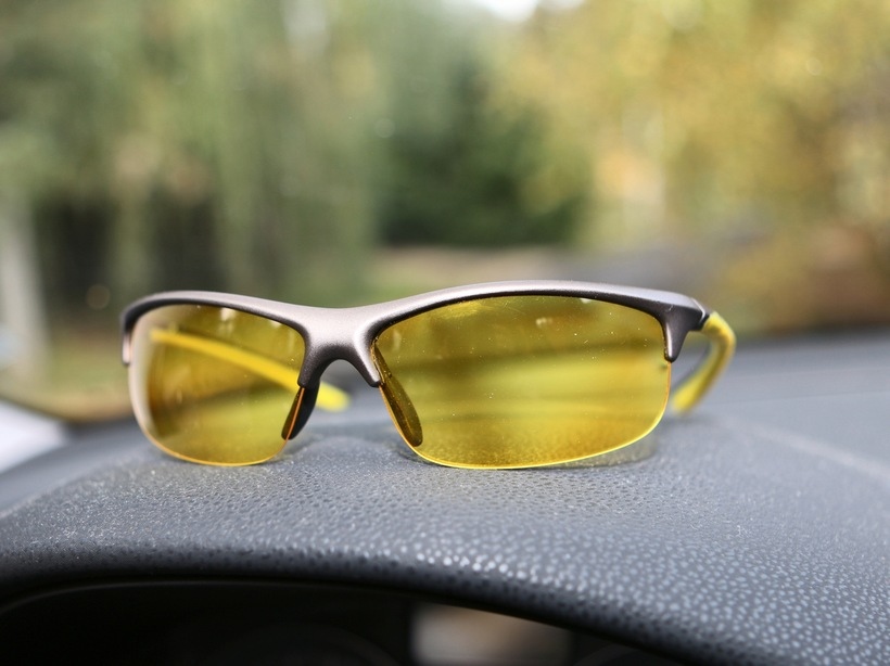 Как выбрать солнцезащитные очки для водителя
