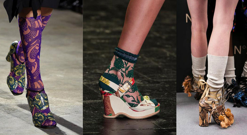 Тренд на показе мод – босоножки с носками
