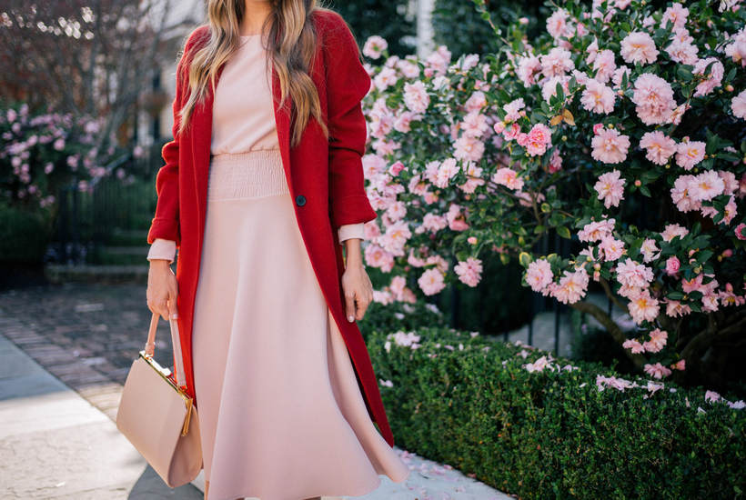 Сочетание красного и розового в одежде