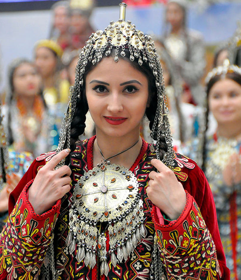 Туркменские украшения из серебра: шапочка и подвеска на грудь