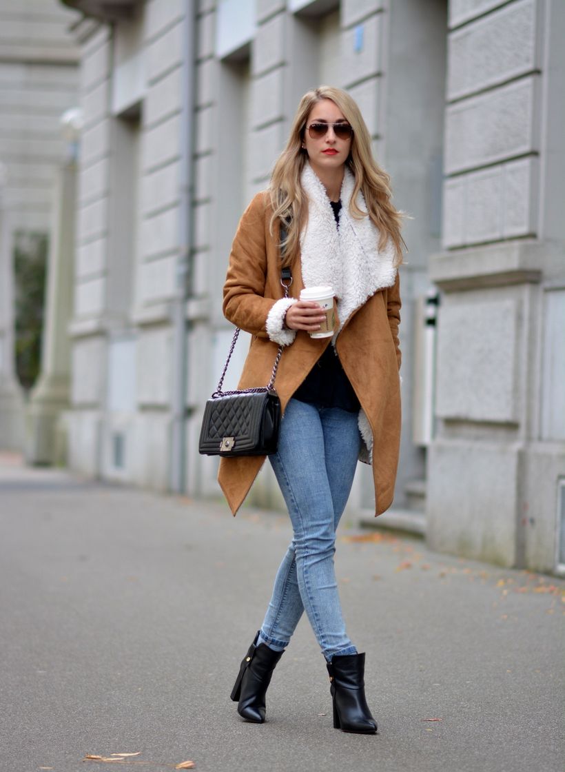 Сочетания женских джинсов с пальто